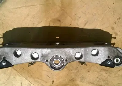 Piastra Sup Forcella MP3 Piaggio - Annuncio 6832584