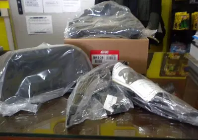SR108 X PIAGGIO MP3 Givi - Annuncio 6927610