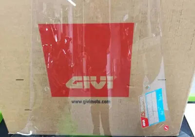 Parabrezza GIVI scooter v - Annuncio 6933970