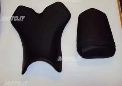 Sella ORIGINALE anteriore e posteriore R1 2004-200 Yamaha Selle anteriore e posteriore per Yamaha R1 anni 2004-2006 - Annuncio 6041623