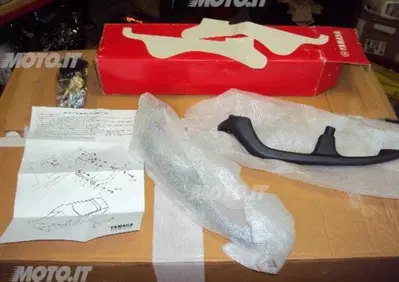 maniglie passeggero YAMAHA R6 '99-'02 NUOVE MANIGLIE X PASSEGGERO R 6 '99/02 - Annuncio 6041654
