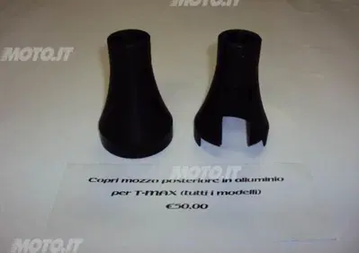 Yamaha T-Max '01-'11 copri mozzo posteriore in ALL prodotto artigianale Yamaha T-Max '01-'11 copri mozzo posteriore in ALLUMINIO - Annuncio 6041656