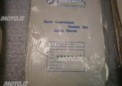 KIT GUARNIZIONI Piaggio GUARNIZIONI MOTORE VESPA 150 - Annuncio 6143307