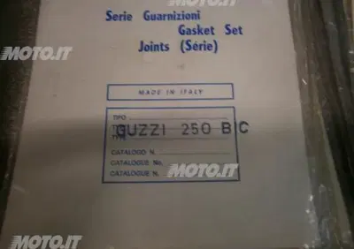 KIT GUARNIZIONI Moto Guzzi GUARNIZIONI MOTORE 250 BICILINDRICO - Annuncio 6143313