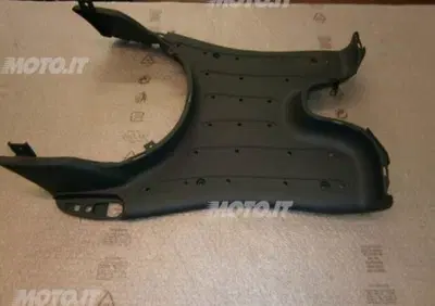 POGGIAPIEDI Piaggio PEDANA POGGIAPIEDI LIBERTY 50 - Annuncio 6143317
