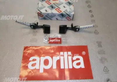 KIT PEDANE PASSEGGERO Aprilia PEDANE PASSEGGERO SR 50 2000/03 DI-TECH - Annuncio 6143324