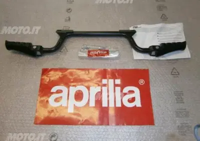 KIT PEDANE PASSEGGERO Aprilia PEDANE PASSEGGERO SR 50 1997/01 - Annuncio 6143338