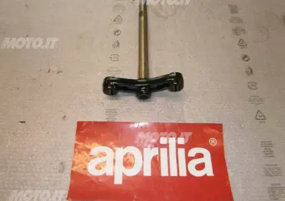 PIASTRA FORCELLA Aprilia PIASTRA INFERIORE FORCELLA SONIC 50 - Annuncio 6143385