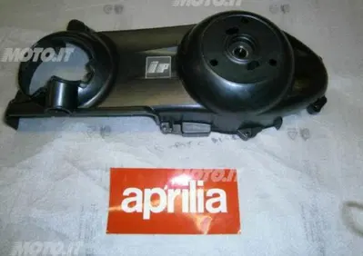COPERCHIO VARIATORE APRILIA COPERCHIO VARIATORE ATLANTIC 125/200/250 GRIGIO SCURO - Annuncio 6143510
