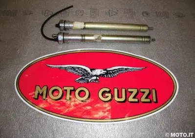 AMMORTIZZATORI ANTERIORI Moto Guzzi COPPIA AMMORTIZZATORI 850 T5 I/II SERIE ANTERIORI - Annuncio 6143518