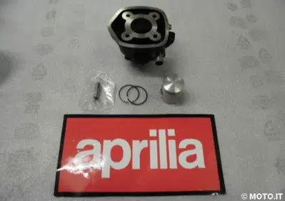 CILINDRO SR 50 H2O 1996-01 COMPLETO Aprilia CILINDRO SR 50 1996-01 H2O - Annuncio 6143587