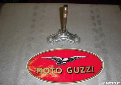 PIASTRA FORCELLA INFERIORE V35-V50 Moto Guzzi PIASTRA FORCELLA V35-V50 - Annuncio 6143643