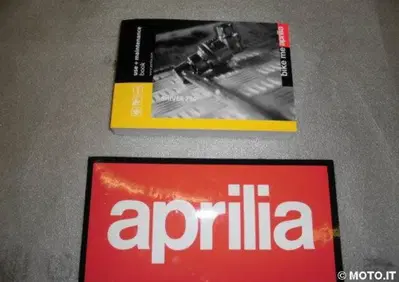 LIBRETTO USO E MANUTENZIONE Aprilia LIBRETTO USO E MANUTENZIONE SHIVER 750 LINGUE ESTERE - Annuncio 6143660