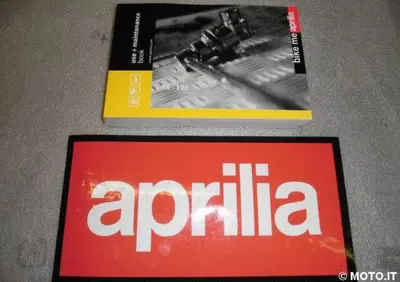 LIBRETTO USO E MANUTENZIONE Aprilia LIBRETTO USO E MANUTENZIONE RS 125 2006/13 LINGUE STRANIERE - Annuncio 6143683