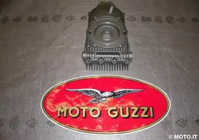 COPERCHIO DISTRIBUZIONE Moto Guzzi COPERCHIO DISTRIBUZIONE 850/1000 - Annuncio 6143703