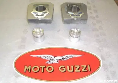 COPPIA CILINDRI E PISTONI Moto Guzzi COPPIA CILINDRI E PISTONI V35 IMOLA - Annuncio 6143715