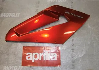 FIANCATA ANTERIORE DX Aprilia FIANCO ANTERIORE DX RST FUTURA 1000 ROSSO - Annuncio 6143817