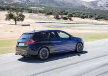 Peugeot 308 GTi by Peugeot Sport '18: stile "restyling" e 270 cv superveloci, anche in pista [Video]