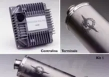 Moto Guzzi V11 nell'Italiano Naked con il kit racing in titanio