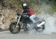 MOTO GUZZI V11 Cafè Sport vs DUCATI Monster 1000 Dark i.e.