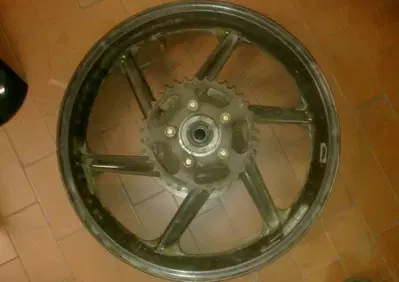 CERCHIO POSTERIORE HONDA CBR 600 F ANNO 91-98 - Annuncio 7114920
