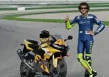 Nuova YZF-R6, liscia o...Valentino Rossi