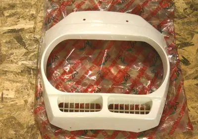 CARENA FRONTALE BIANCA Aprilia Tuareg 125 cod.(AP8 - Annuncio 6294895