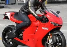 Tom Cruise sulla Ducati Desmosedici