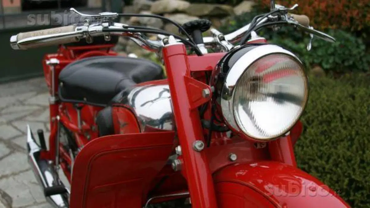 Moto Guzzi   (2)