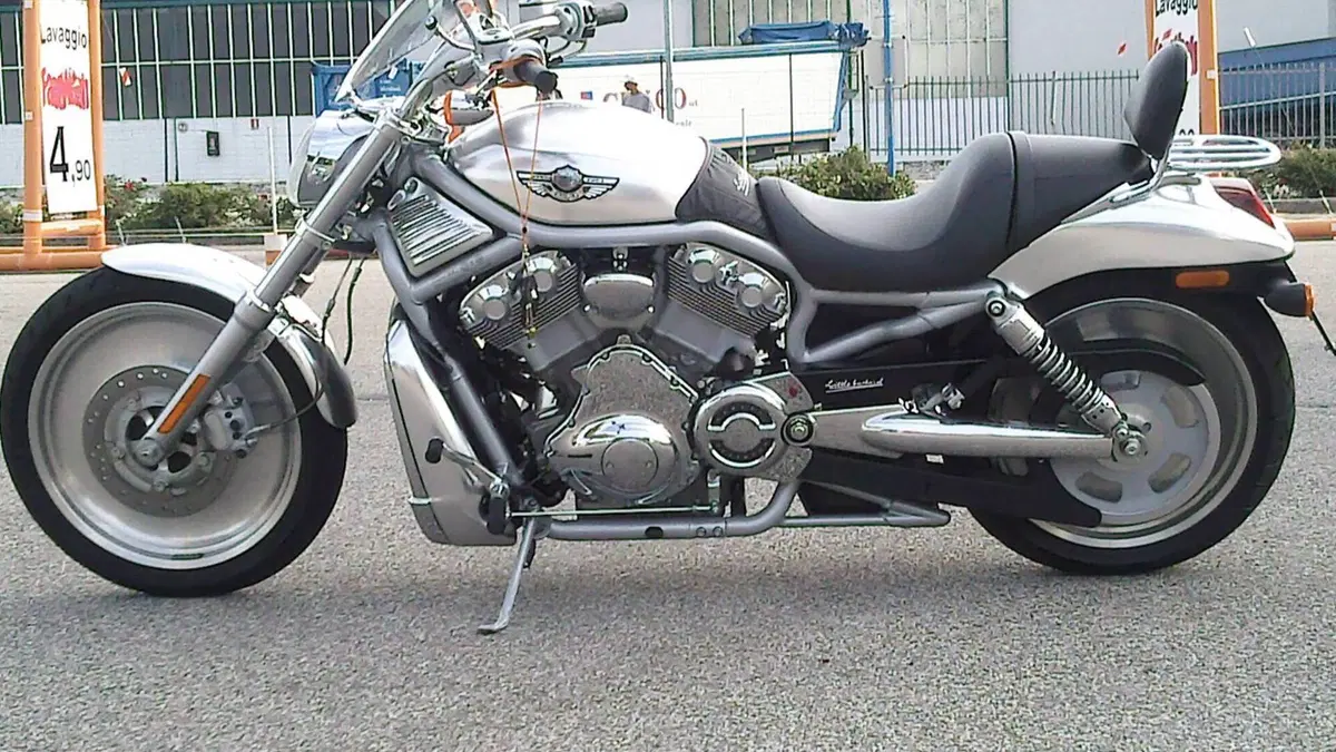 Harley-Davidson 1130 V-Rod (2002 - 05) - VRSCA  (5)