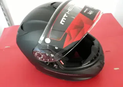 CASCO INTEGRALE TARGO SOLID A1 Mt Helmets - Annuncio 7479762