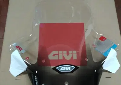 Parabrezza Givi MP3 300 / 400 / 500 (D5601ST) - Annuncio 7526514