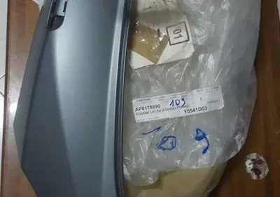 CODONE LATERALE DX APRILIA SPORTCITY 125-200 - Annuncio 7542993