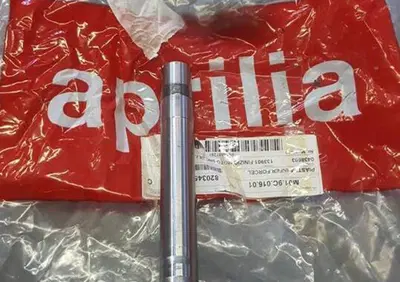 PIASTRA INFERIORE FORCELLA APRILIA RX MX PEGASO 50 - Annuncio 7548358