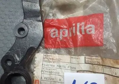 PIASTRA PORTA PINZA APRILIA AMICO 50 - Annuncio 7549837