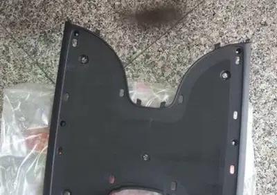 PIANALE POGGIAPIEDI NERO SCARABEO 50 2000 2005 Aprilia - Annuncio 7602869