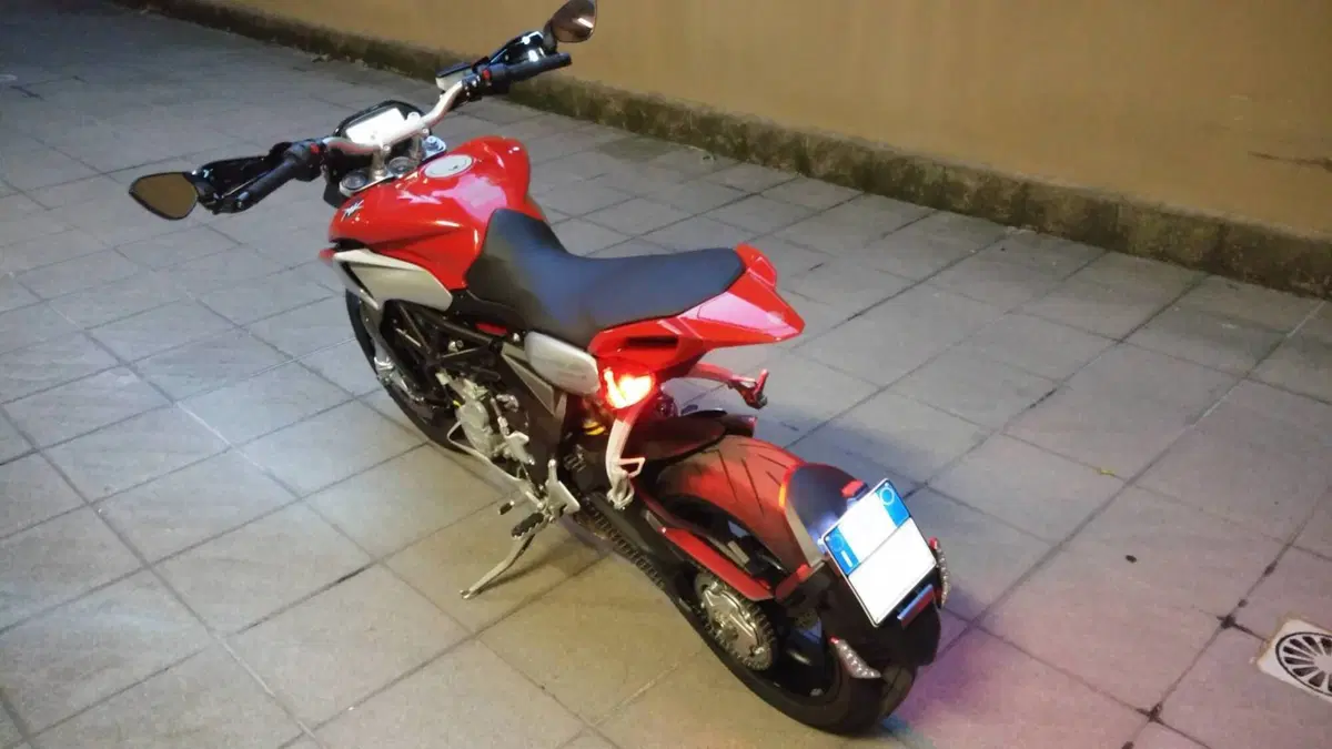 MV Agusta Rivale 800 EAS ABS (2013 -17)  (3)