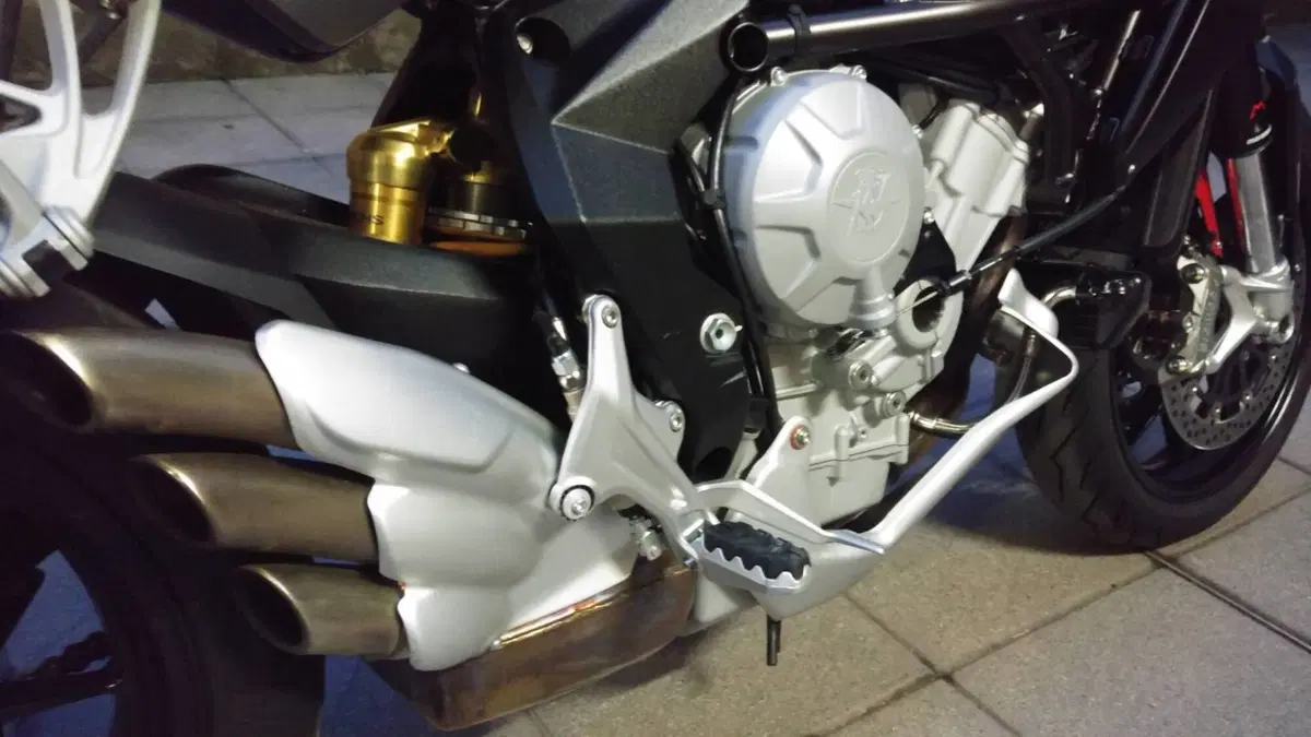 MV Agusta Rivale 800 EAS ABS (2013 -17)  (7)