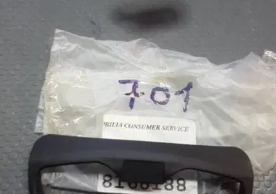 CORNICE MASCHERINA GRIGIA SCARABEO 125 150 200 Aprilia - Annuncio 7624020