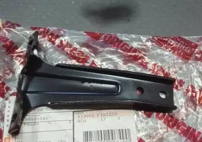 SUPPORTO FANALE ANT. AREA 51 Aprilia - Annuncio 7624027