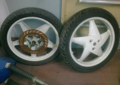 cerchi completi di gomme gilera bullit 50 - Annuncio 7696498