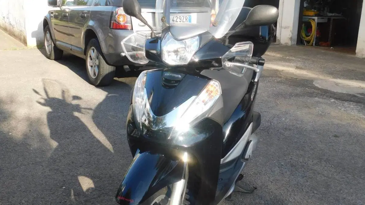 Honda SH 300 i ABS (2013 - 14)  (2)