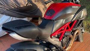 Ducati Diavel 1200 Carbon (2010 - 13) 