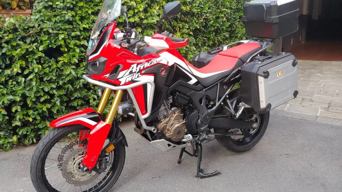 Honda Africa Twin CRF 1000L DCT ABS Travel Edition (2016 - 17)  (2)