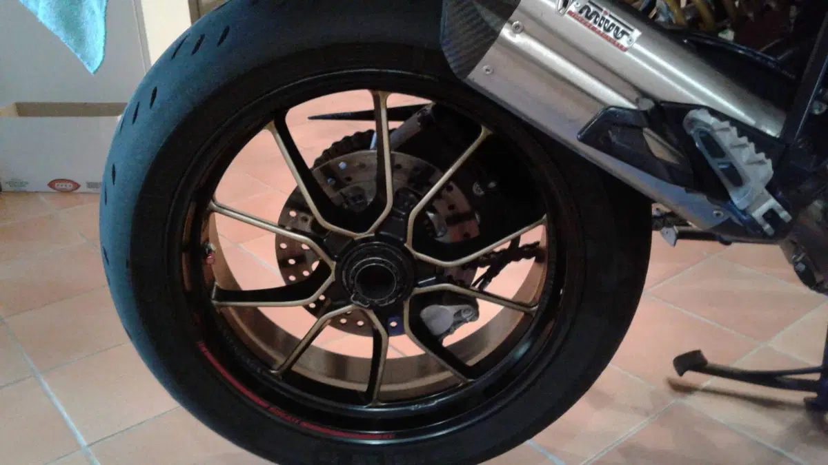 Ducati Multistrada 1200 S Sport (2010 - 12)  (8)