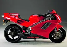 Muro di Berlino: le moto che guidavamo 30 anni fa, quando crollò