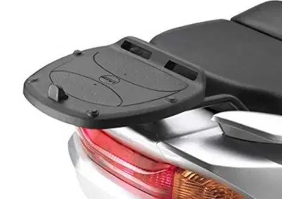 Attacco posterore Suzuki Burgman 125/150 02-06 Givi - Annuncio 7897295