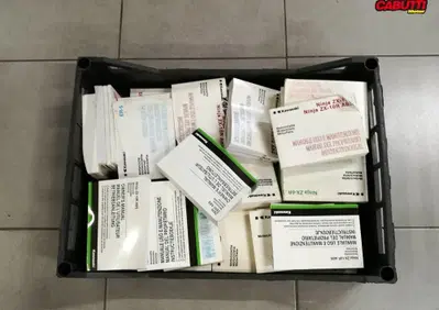 LIBRETTI DI USO E MANUTENZIONE VARI Kawasaki - Annuncio 7916035
