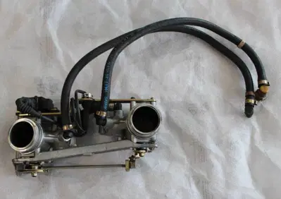 Corpo farfallato DUCATI 748 - Annuncio 7917499