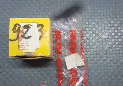 PISTONE DIAM. 47,4 SPINOTTO 12 PIAGGIO VESPA 50 Malossi - Annuncio 7957987
